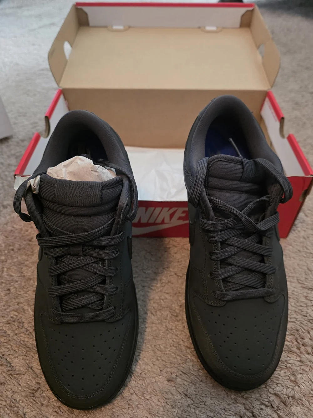 Nike Women's All-Black Low-Top Sneakers. Women's Size 9, Mens 7.5